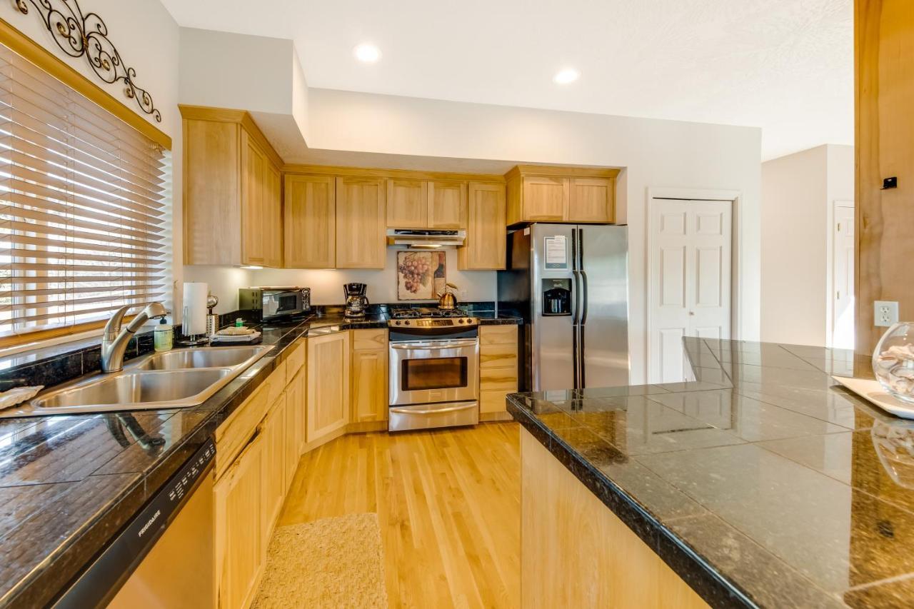 Yaquina Lighthouse View Beach Home Newport Luaran gambar