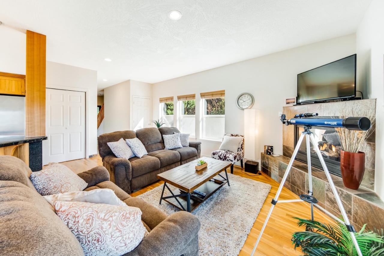 Yaquina Lighthouse View Beach Home Newport Luaran gambar
