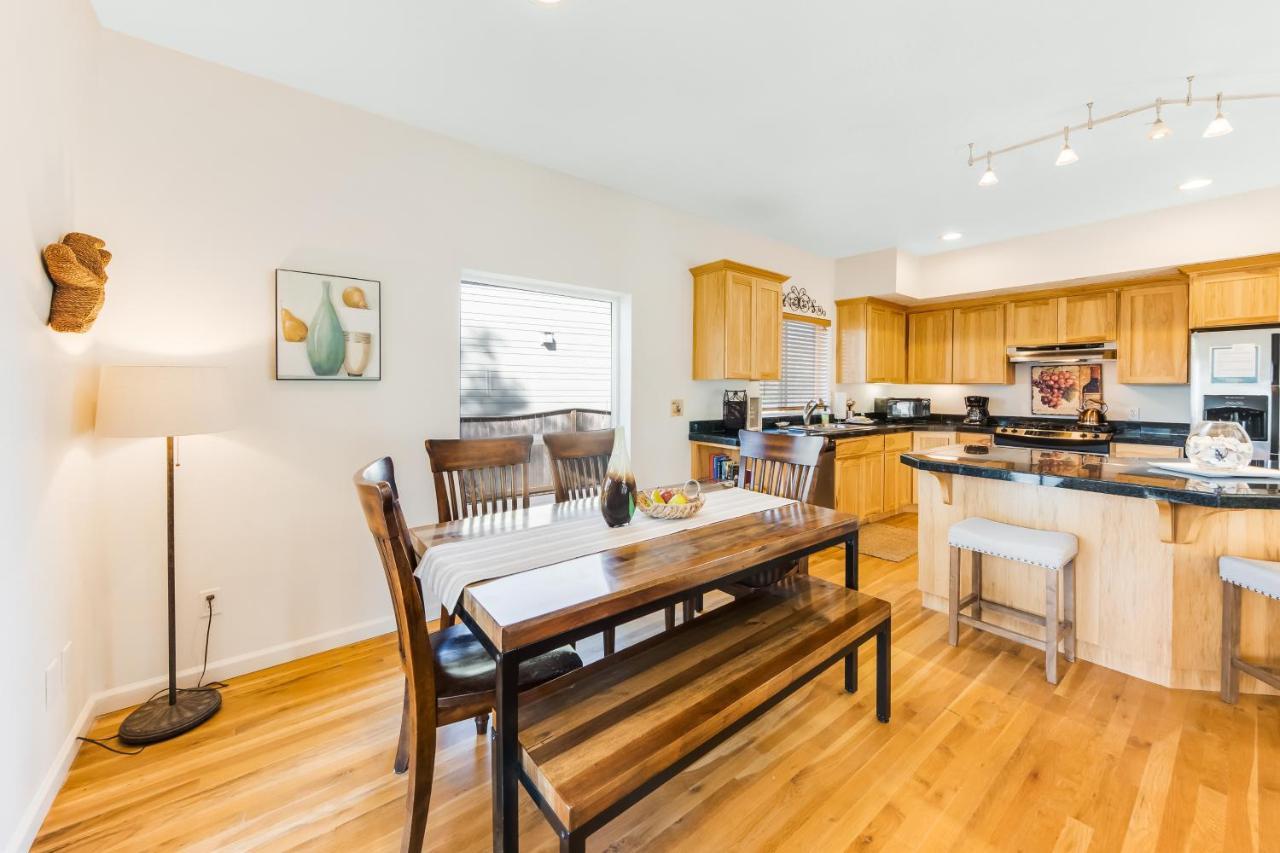 Yaquina Lighthouse View Beach Home Newport Luaran gambar