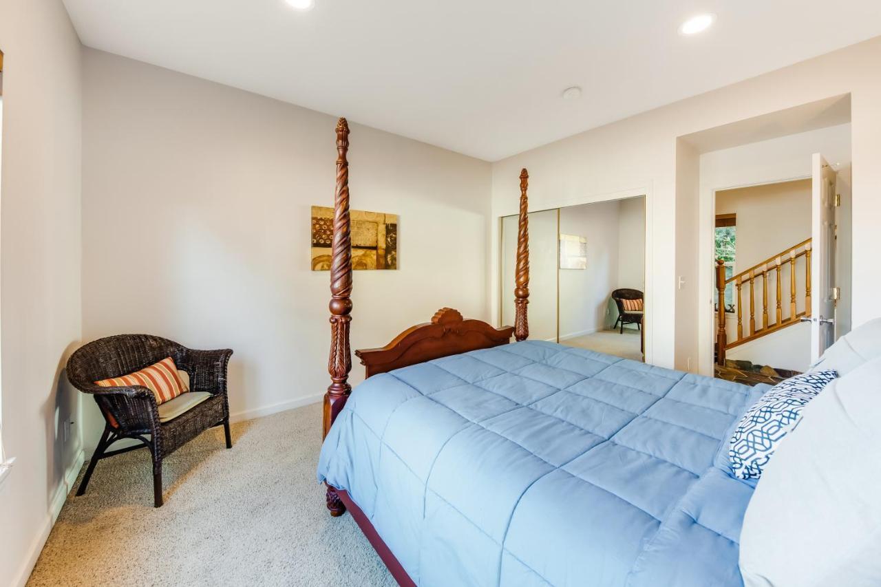 Yaquina Lighthouse View Beach Home Newport Luaran gambar
