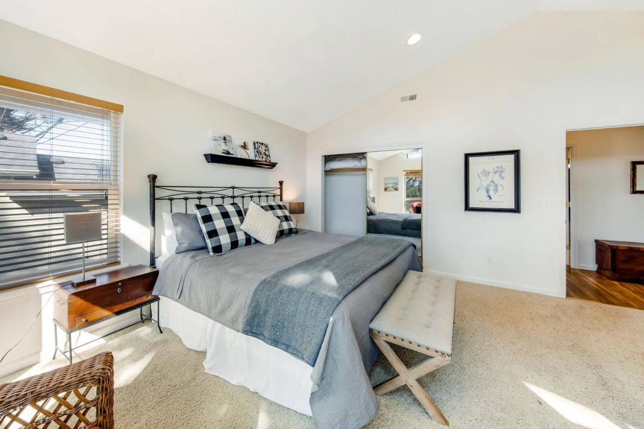 Yaquina Lighthouse View Beach Home Newport Luaran gambar